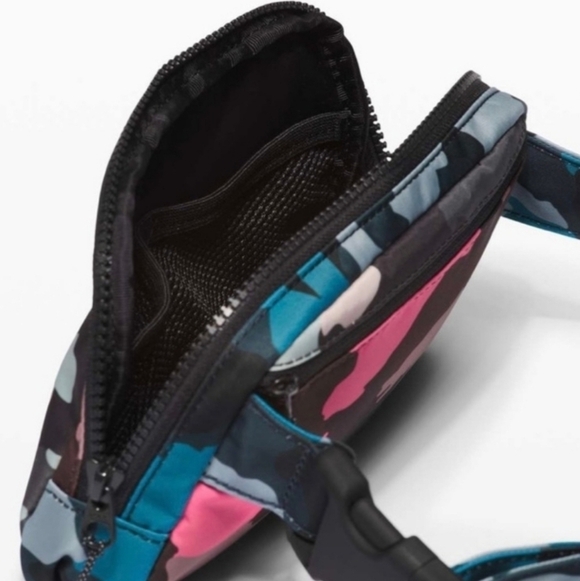 Lululemon Everywhere Belt Bag Heritage 365 Camo Hawaiian - Picture 15 of 15